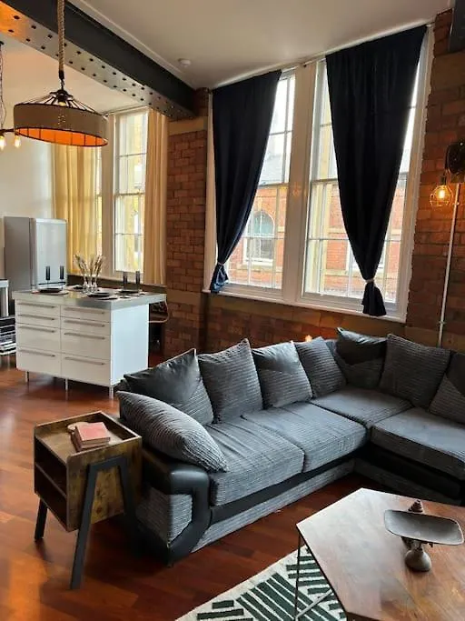 Unique Cathedral Quarter Victorian Apartment Sheffield