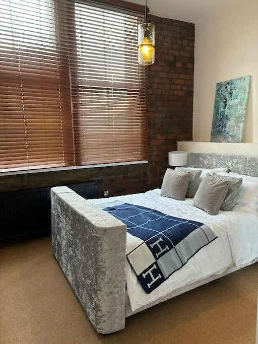 Unique Cathedral Quarter Victorian Apartment Sheffield